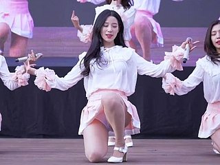 người đẹp Hàn Quốc nhảy