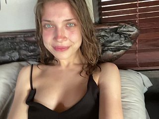 Very Risky Sex With A Petite Cutie - 4K 60FPS Girl Selfie