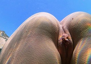 Slim girl swims unfold near tons plus masturbate her pussy