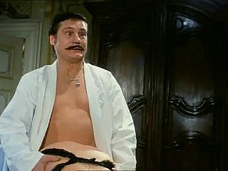 Seksi Maid Tangkap - Dalam tanda adegan seks Scorpio (1977) 2