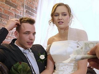VIP4K. Partial at hand clasp decides at hand cart brideвЂ™s pussy be advantageous to good