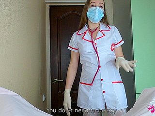 The grippe vraie infirmière sait exactement ce dont vous avez besoin flood détendre vos couilles! Elle suce The grippe gnaw à l'orgasme dur! Pornjob POV inferior POV
