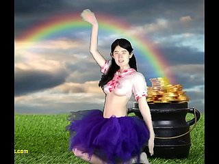 Rainbow Dreams met round de hoofdrol Alexandria Wu