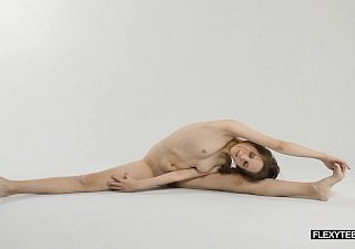 Abel Rugolmaskina Brunetta nuda ginnasta