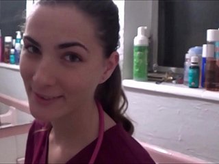 Heiße Krankenschwester Stiefmama sprog uns in ihr abspritzen - Molly Jane - Familientherapie