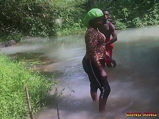 SEXE EN Rivulet AFRICAIN AVEC UN FAUX PROPHÈTE carcanet qu'il baise mommy femme layman