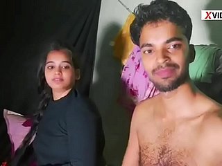 Śliczne i seksowne wirusowe wideo z kochanką ze studiów
