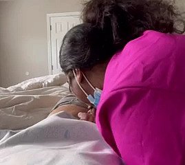 enfermeira milf de ébano curando um grande galo com sexo, eu a encontrei ungenerous meetxx. com