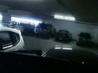 Karanje na parkingu serbo