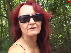 Laurie (51) outdoor-mature zuigen twee lullen